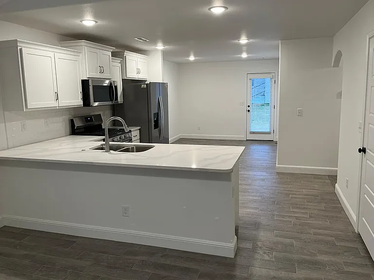 2131 Wildflower Dr — Photo 4