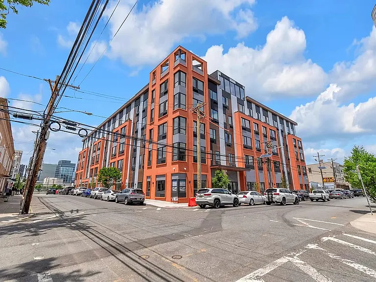 39-40 Madison St #518L — Photo 1