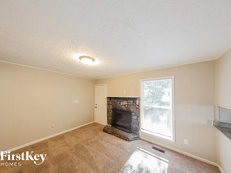 8263 Country Cir — Photo 3