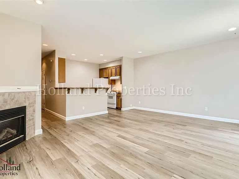 3133 NE 13th Pl — Photo 8
