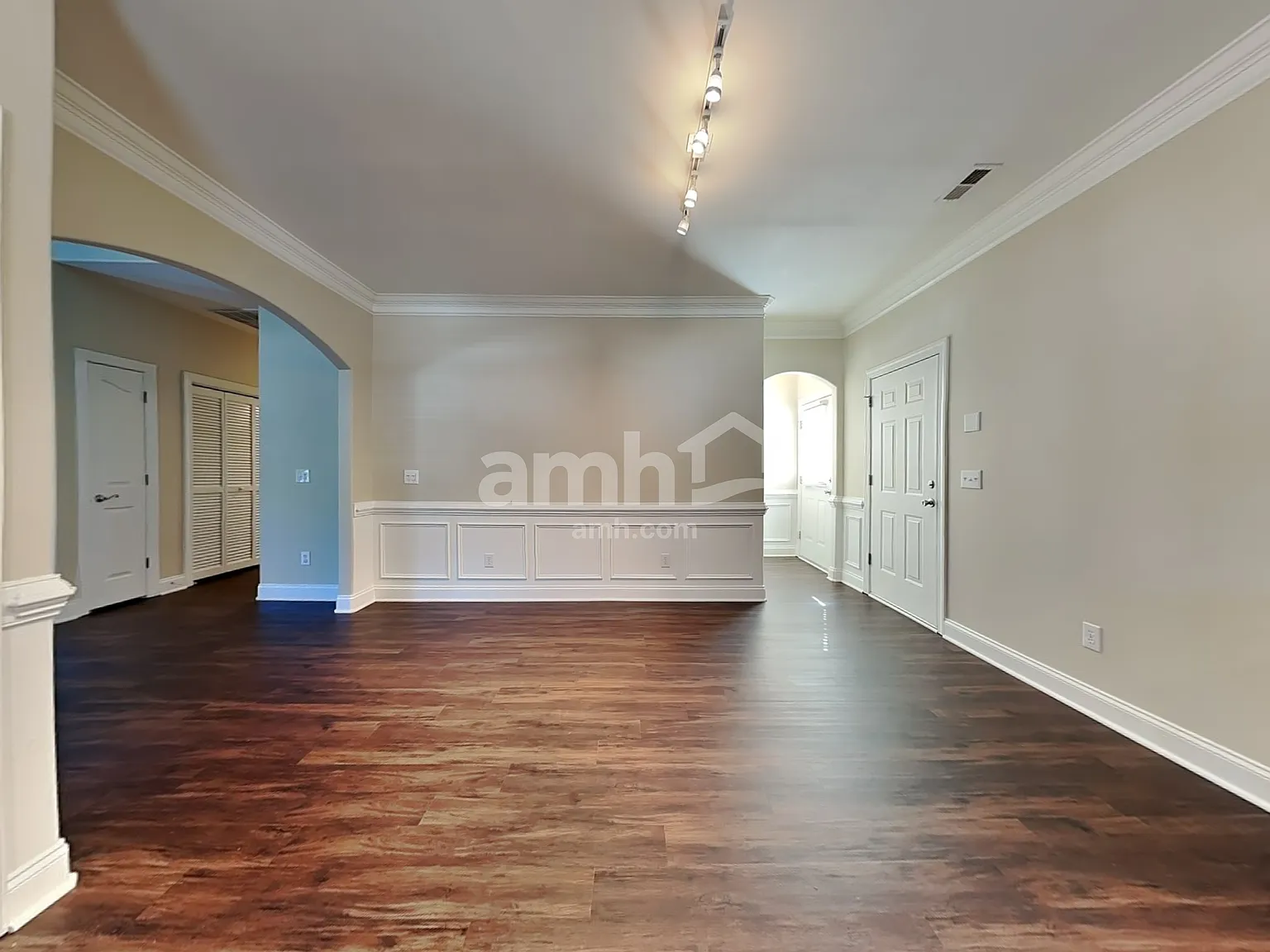 3 bed, 2.0 bath, 1511 sqft, $1,890 — Photo 4