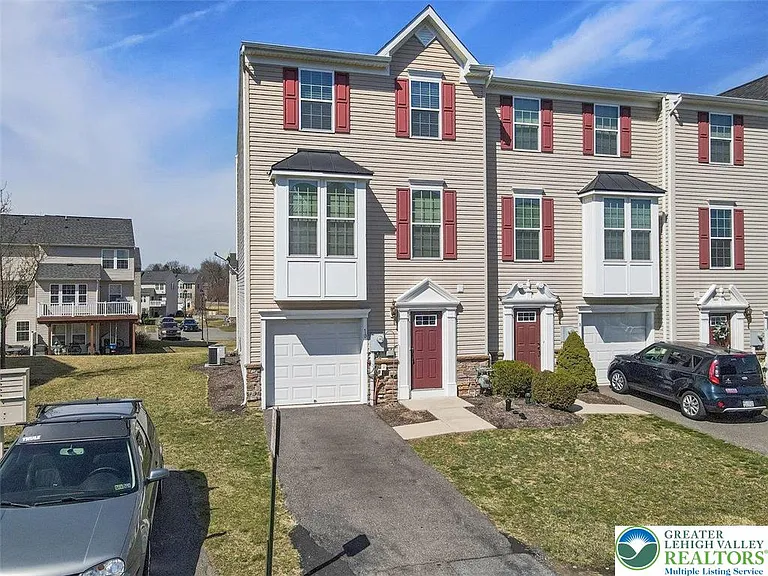 10 White Rose Ln — Photo 3