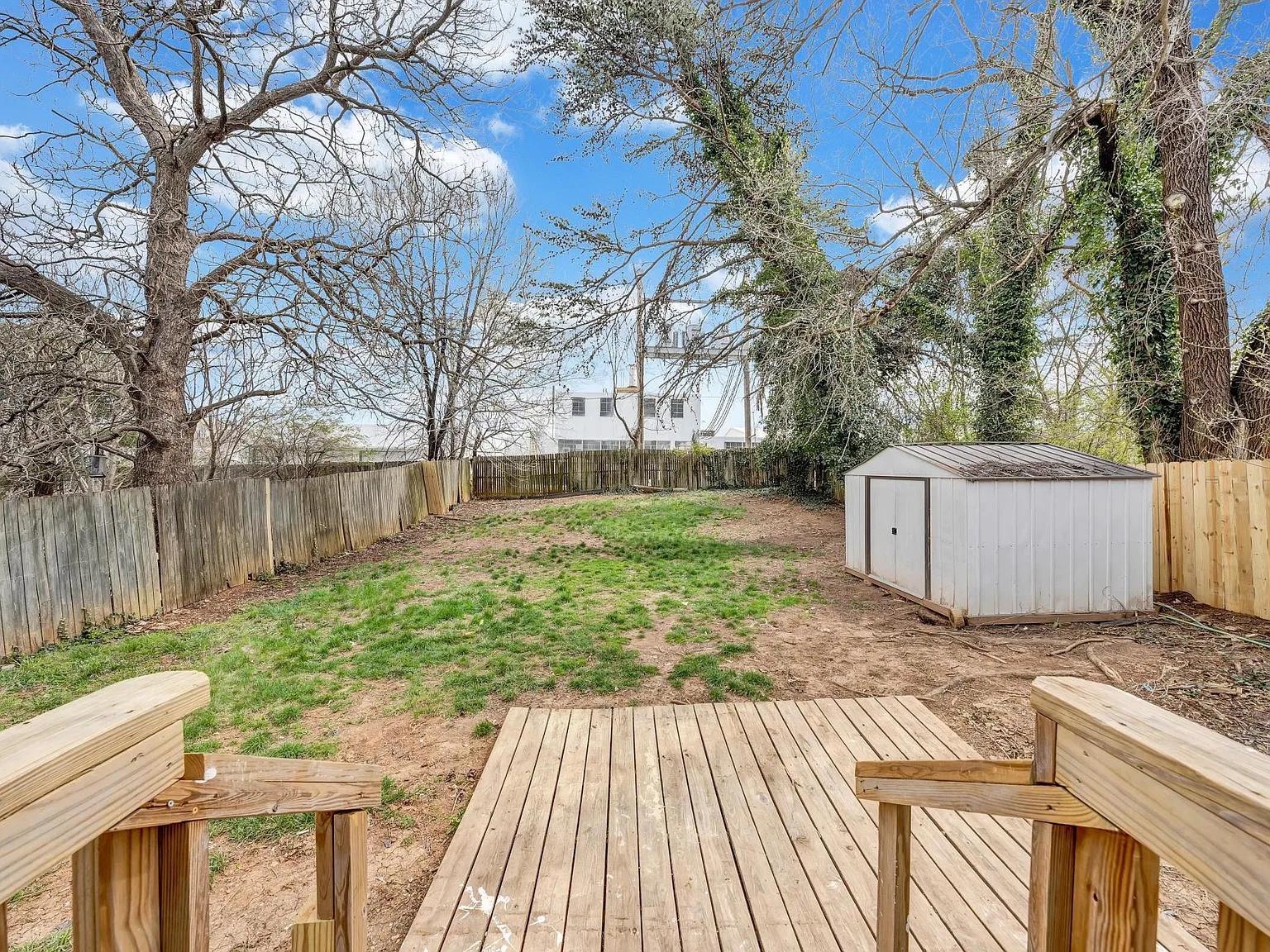 547 Crowmorr St NW — Photo 3