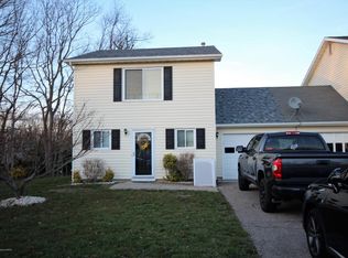 8 Tracey Ct, Howell, NJ 07731