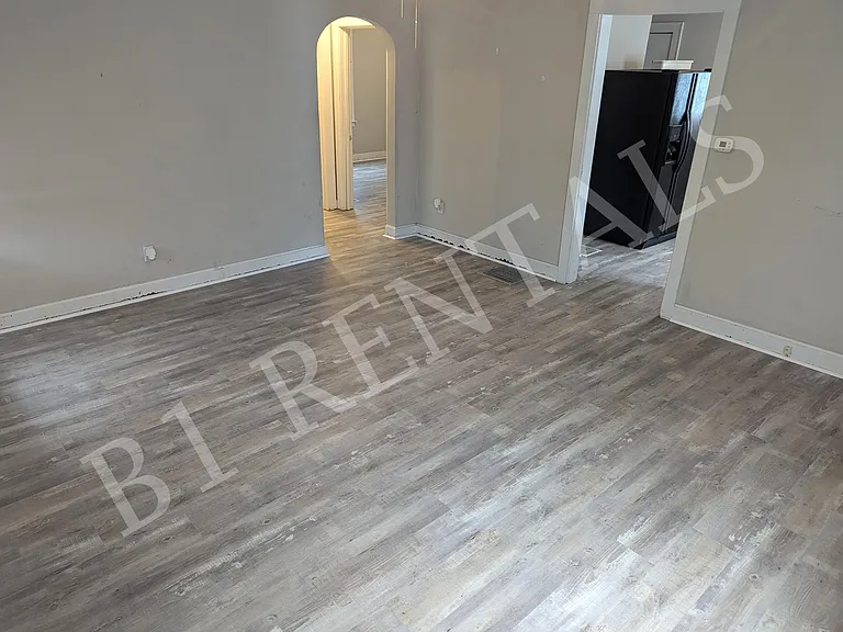 1317 Hutchins Ave — Photo 2