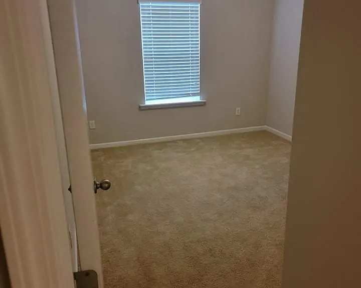 409 Southwood Way — Photo 14