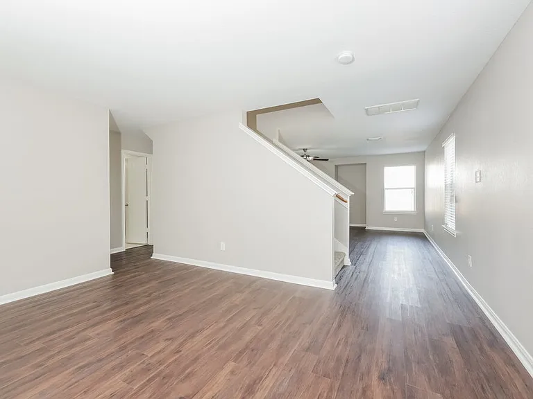 3330 Legends Mill Dr — Photo 5