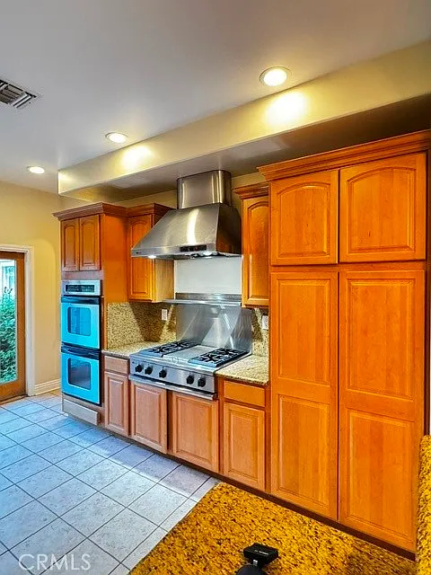 3 bed, 1923 sqft, $6,995 — Photo 4