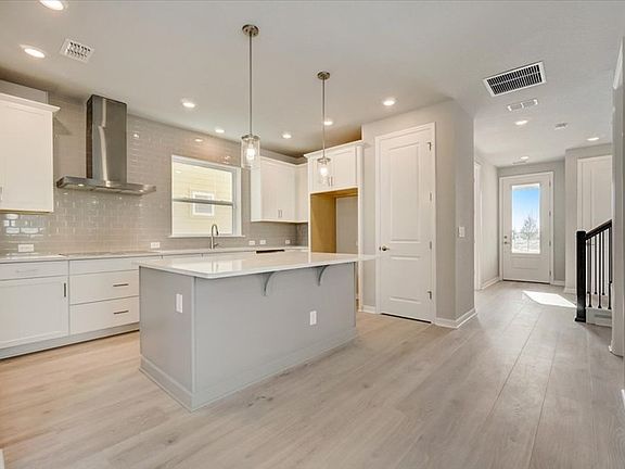 The Zeppelin - Kitchen