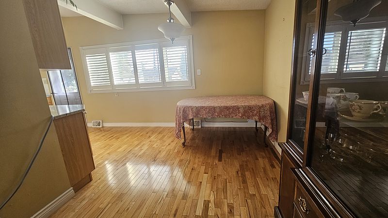 Calgary House for rent - 4 Bedrooms — photo 4