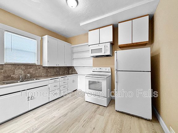 2nd image of 194 7th St Unit 1