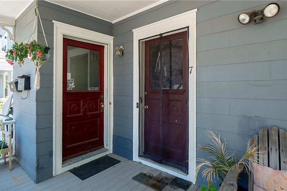 7 Peckham Ave Newport, RI, 02840 Apartments for Rent Zillow