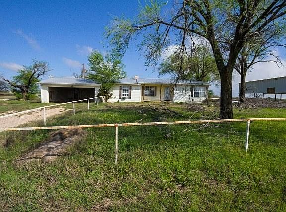 3rd image of 2594 County Road 4790