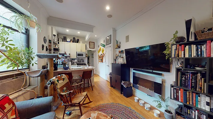 Rented by Bond New York | media 12