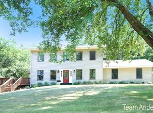 6930 Fox Meadow Dr NE, Rockford, MI