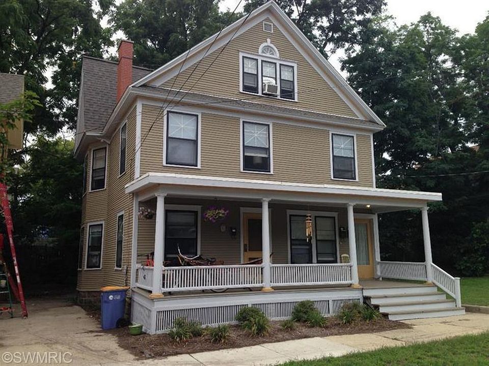 1st image of 611 Evans St SE APT 2