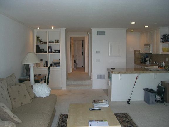 4th image of 940 Sealane Dr Unit 13