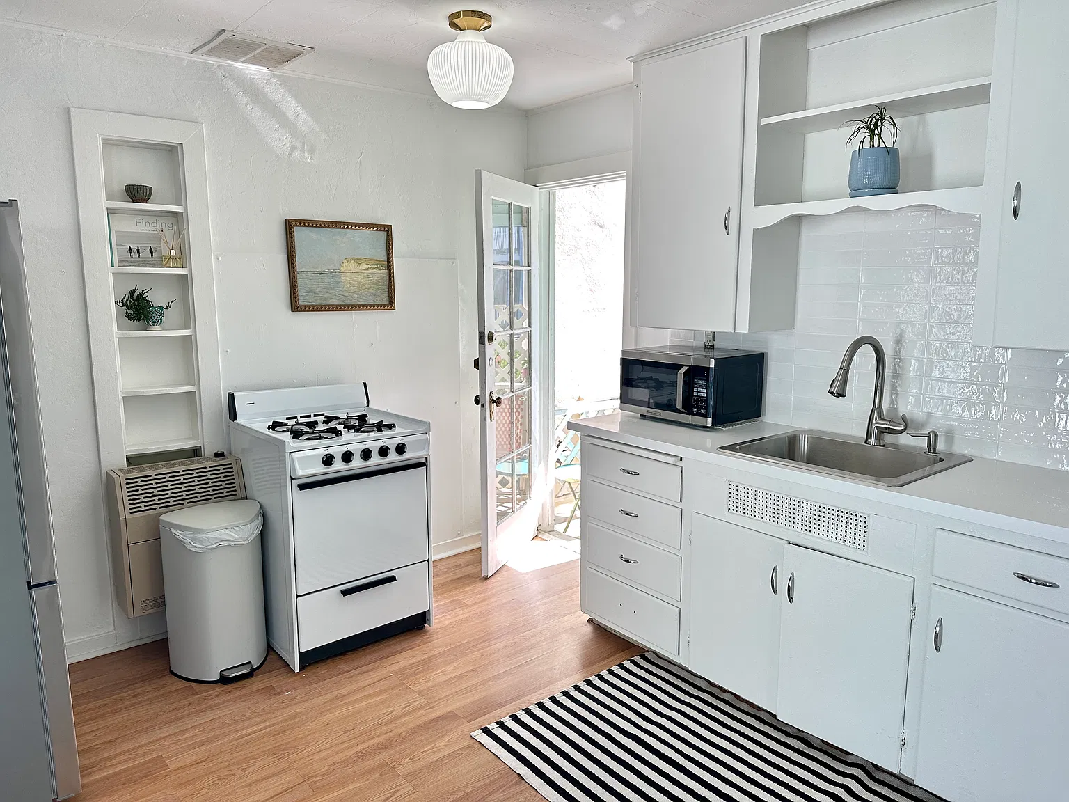 Studio, 450 sqft, $2,200 — Photo 4