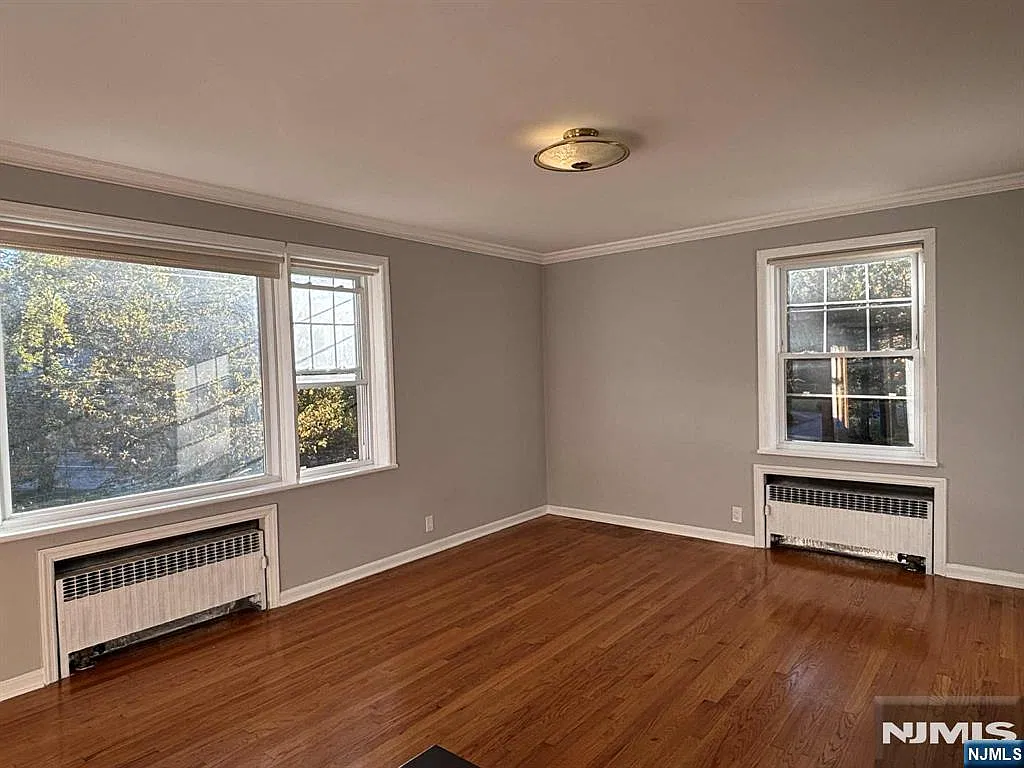 4 bed, 2.0 bath, $3,300 — Photo 3