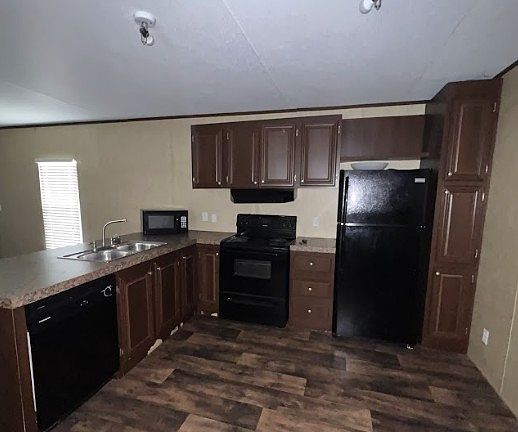 2nd image of 8622 S Zarzamora St