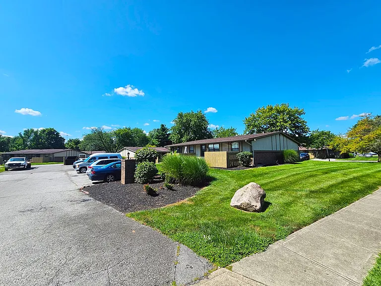 Pine Grove Apartments — Photo 60