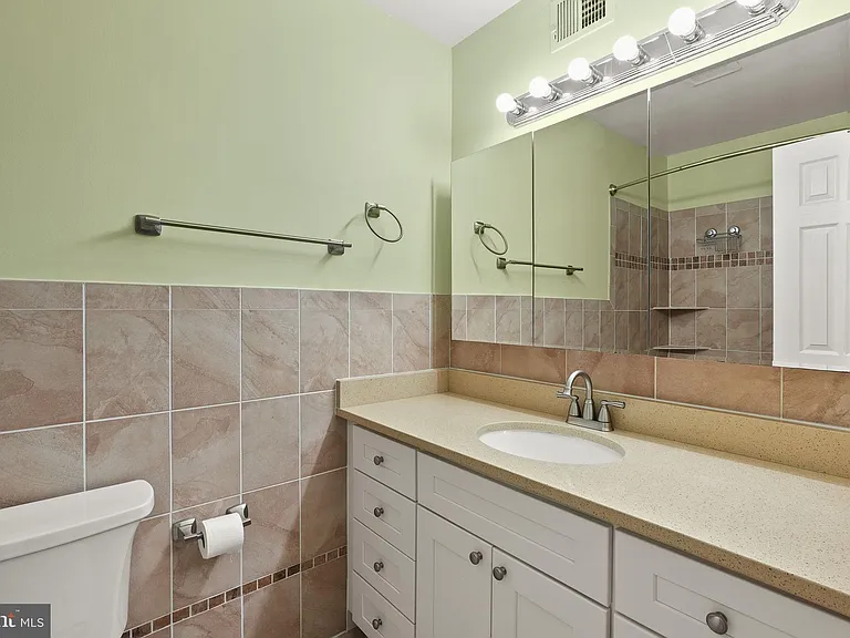 3848 Brighton Ct — Photo 21