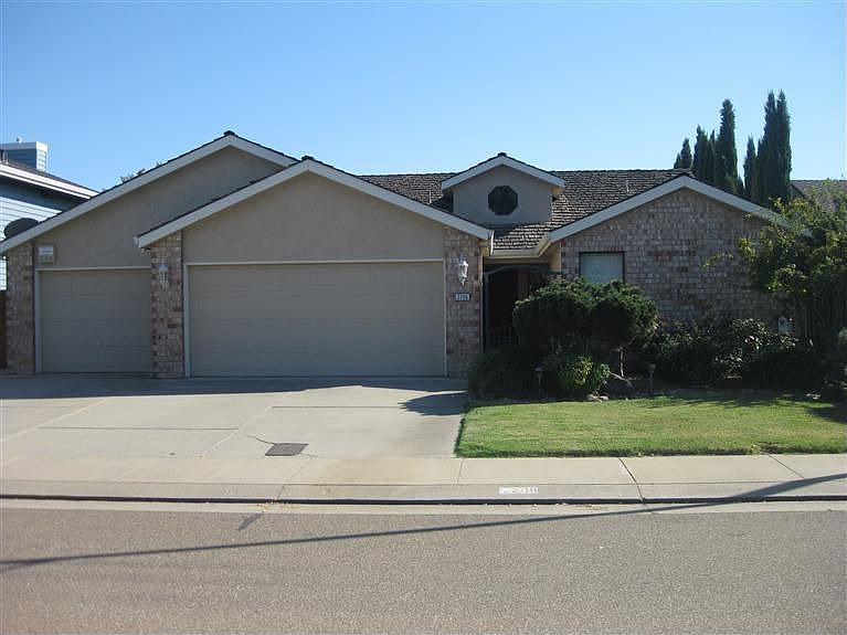 1st image of 2706 Madrone Dr