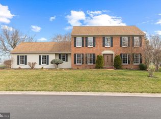 87 James St, Leola, PA