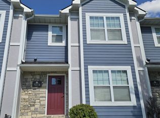 7038 Kentwell Ln, Lincoln, NE 68516