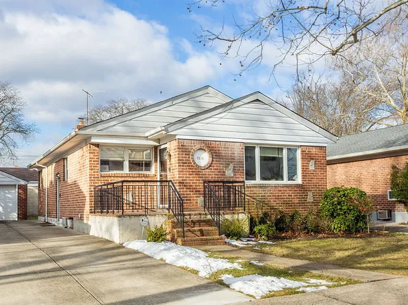 7310 169th St, Fresh Meadows, NY 11366