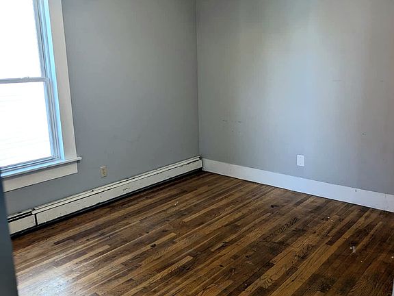 5th image of 8 Grant St APT 3