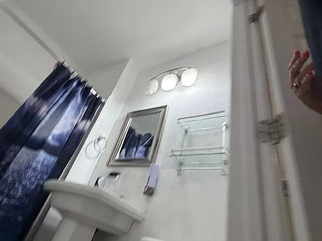 591 SE 1st St #2 — Photo 3