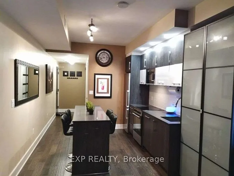 255 Bay St #212 — Photo 6