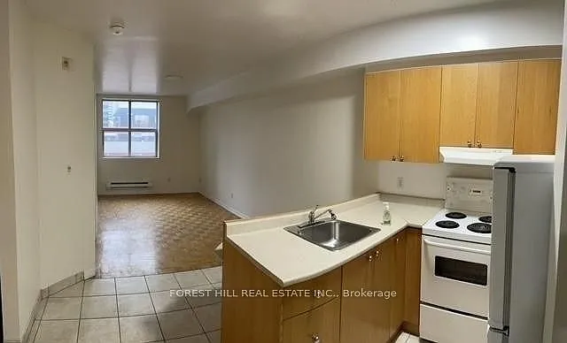 126 Dundas St E #202 — Photo 9