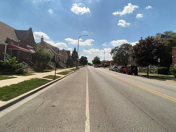 3rd image of 1430 S Central Ave