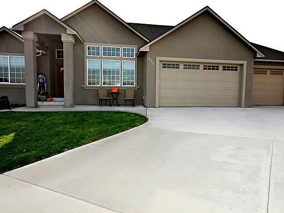 3rd image of 4804 Candellia Ct