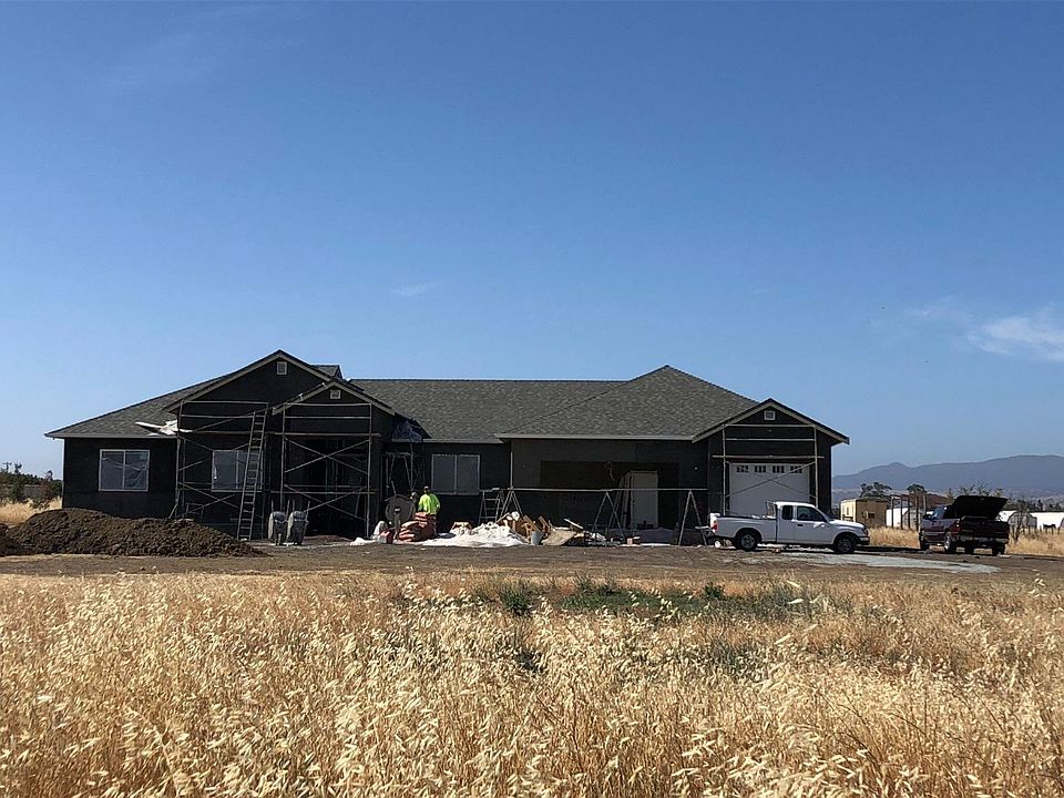 2nd image of 203 Rodriguez Ct