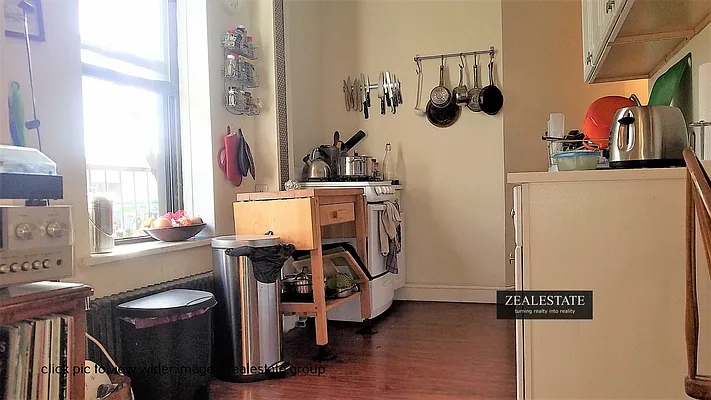 Rented by ZealEstate Group Inc | media 37