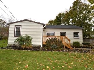 97 Clubhouse Dr, Carmel, NY 10512