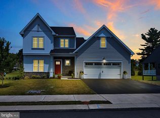 67 Lake View Rd, Ephrata, PA 17522