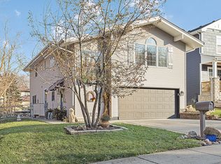 733 Czacki St, Lemont, IL 60439