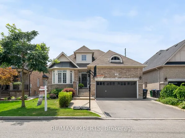 28 Dokkum Cres, Brampton, ON L6Z 4T6