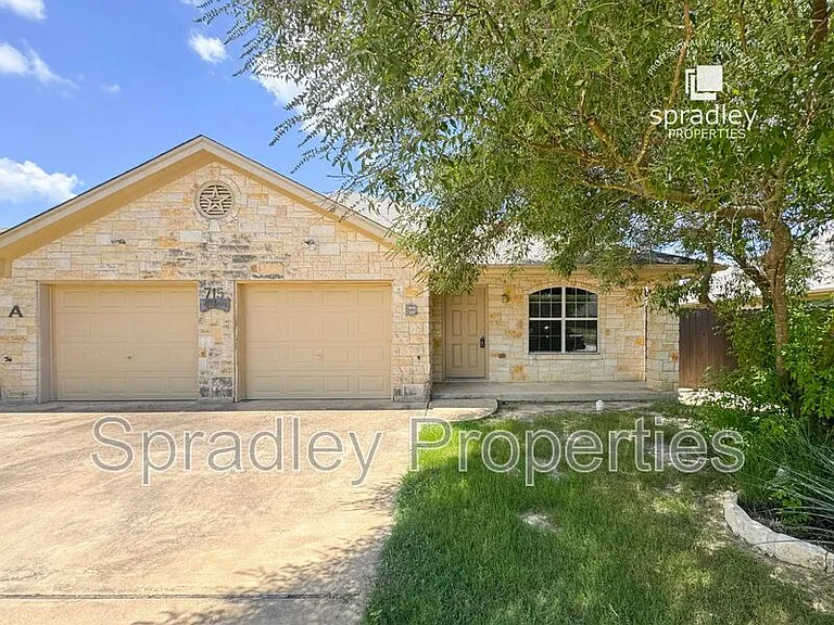 715B E Ridge Blvd — Photo 1