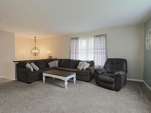 4th image of 7927 Heatherglen Dr