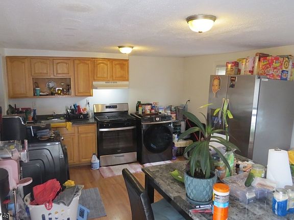 3rd image of 1715 Irving St