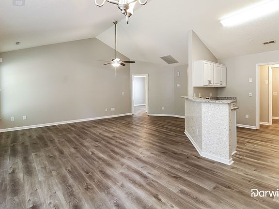 5th image of 5121 Old Plantation Cir
