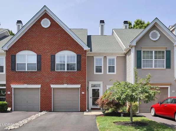 94 Tarpon Dr, Wall Township, NJ 08750