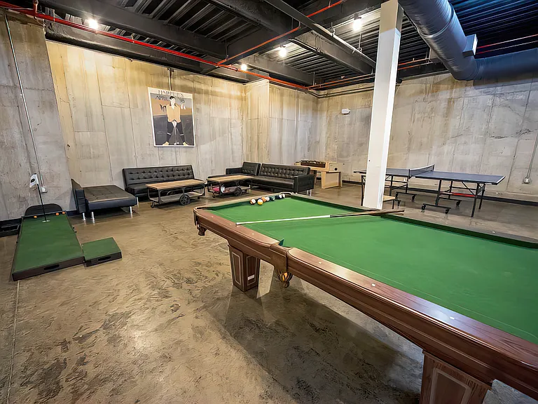 1024 Gates Ave #1H — Photo 10