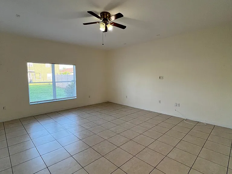 3986 Rollingsford Cir — Photo 43