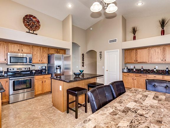 5th image of 29623 N Balmoral Pl